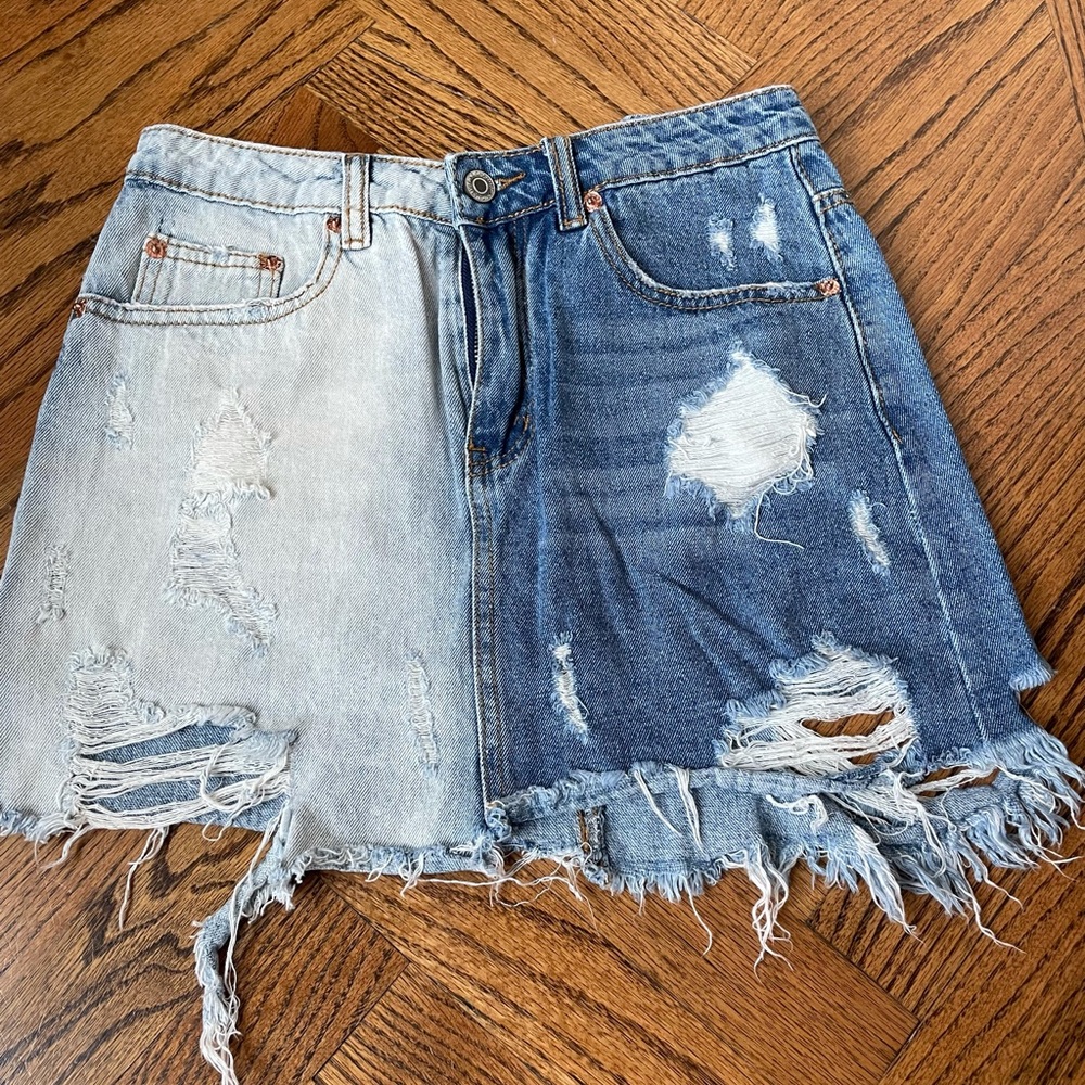 Signature 8 high waisted denim two tone skirt